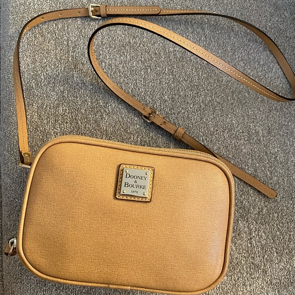 Discontinued Dooney & Bourke Saffiano Leather Sawyer Cross Body - Picture 2 of 10